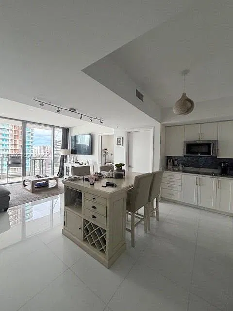 Mint Condo — Photo 2