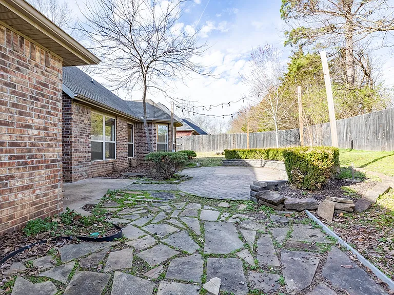 514 S Pierremont Dr — Photo 34