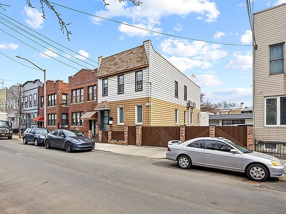 3rd image of 2020 Bleecker St