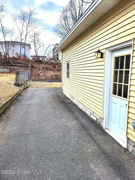3rd image of 1 Mayflower Drive