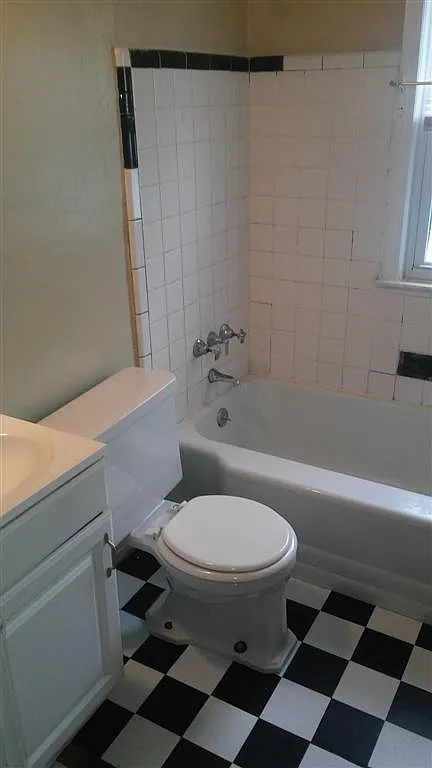 3 bed, 1120 sqft, $1,400 — Photo 3