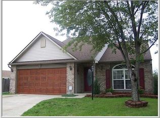 125 Meadow Glen Dr, Avon, IN 46123