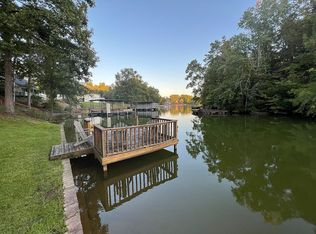 6 Waterford Poin, Iva, SC 29655