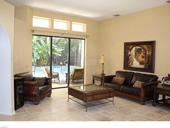5th image of 8819 Banyan Cove Cir