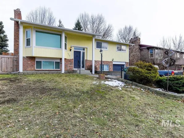 808 N Eisenhower St, Moscow, ID 83843