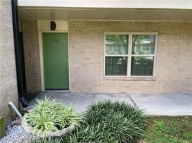 2700 Whitney Pl