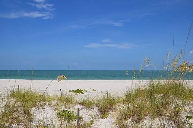 5 bed, 5.5 bath, 4800 sqft, $87,000 — Photo 1