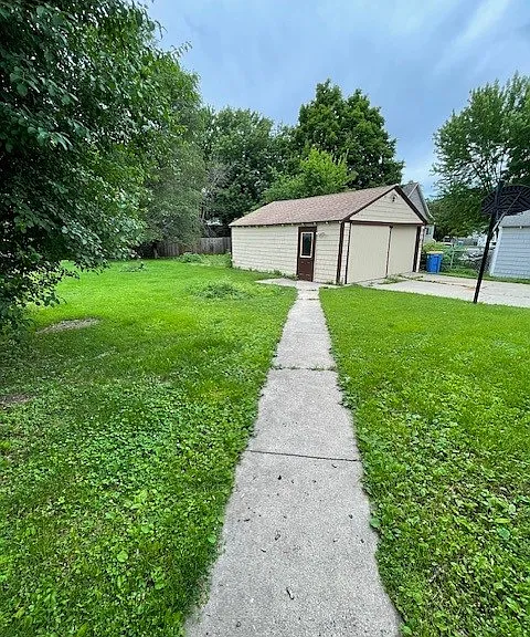914 N Elm Ave — Photo 25