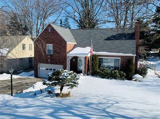 4273 Colonial Park Dr, Pittsburgh, PA 15227