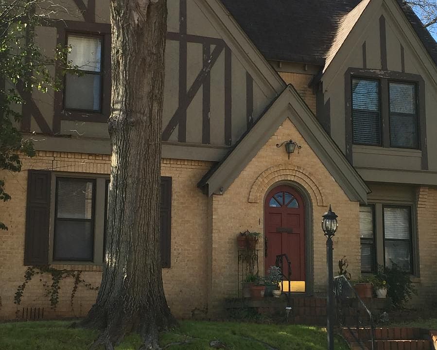 front of 119 rowland place