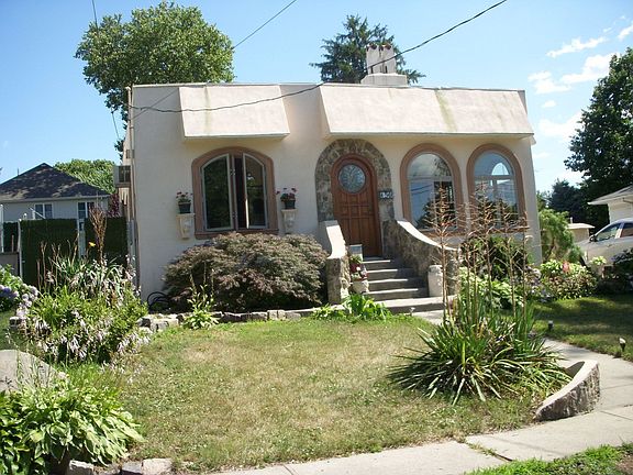 4th image of 150 Islington St