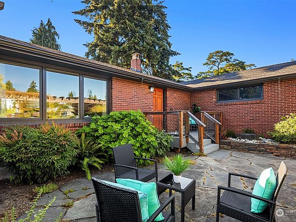 5th image of 6057 44th Avenue NE
