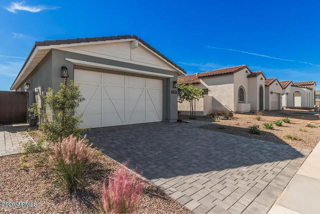 3 bed, 2.0 bath, 1521 sqft, $2,800 — Photo 2