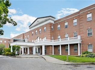 59 Courtland Ave APT 1Q, Stamford, CT 06902