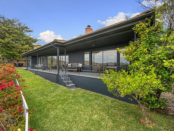4th image of 7126 Macapa Dr