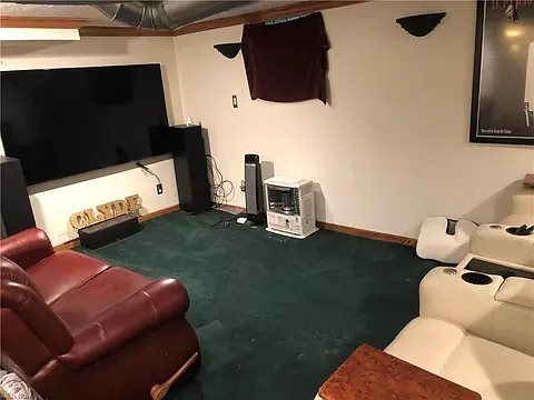 545 Elma St Photo 1