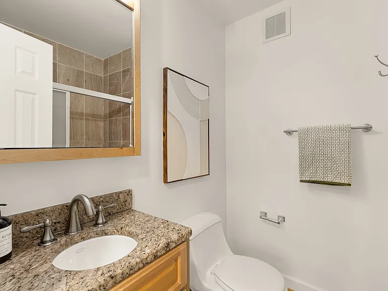 314 V St NE #204 — Photo 7