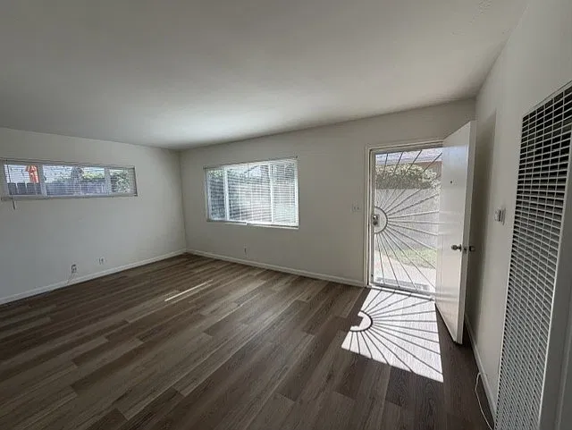 2 bed, 750 sqft, $2,700 — Photo 3