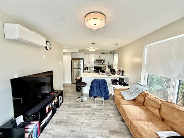 882 Massachusetts Ave #2E