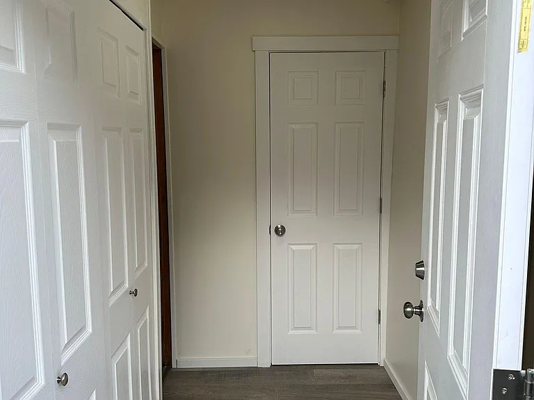 12207 Avondale Rd NE — Photo 2