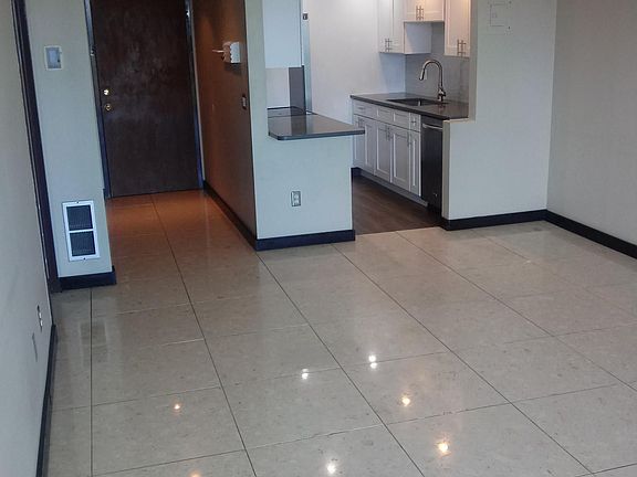 2nd image of 2350 NE 135th St APT 906