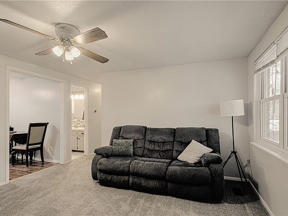 5th image of 5916 NE 45th Ter