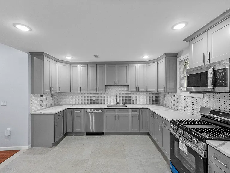 100 Atlantic St — Photo 16