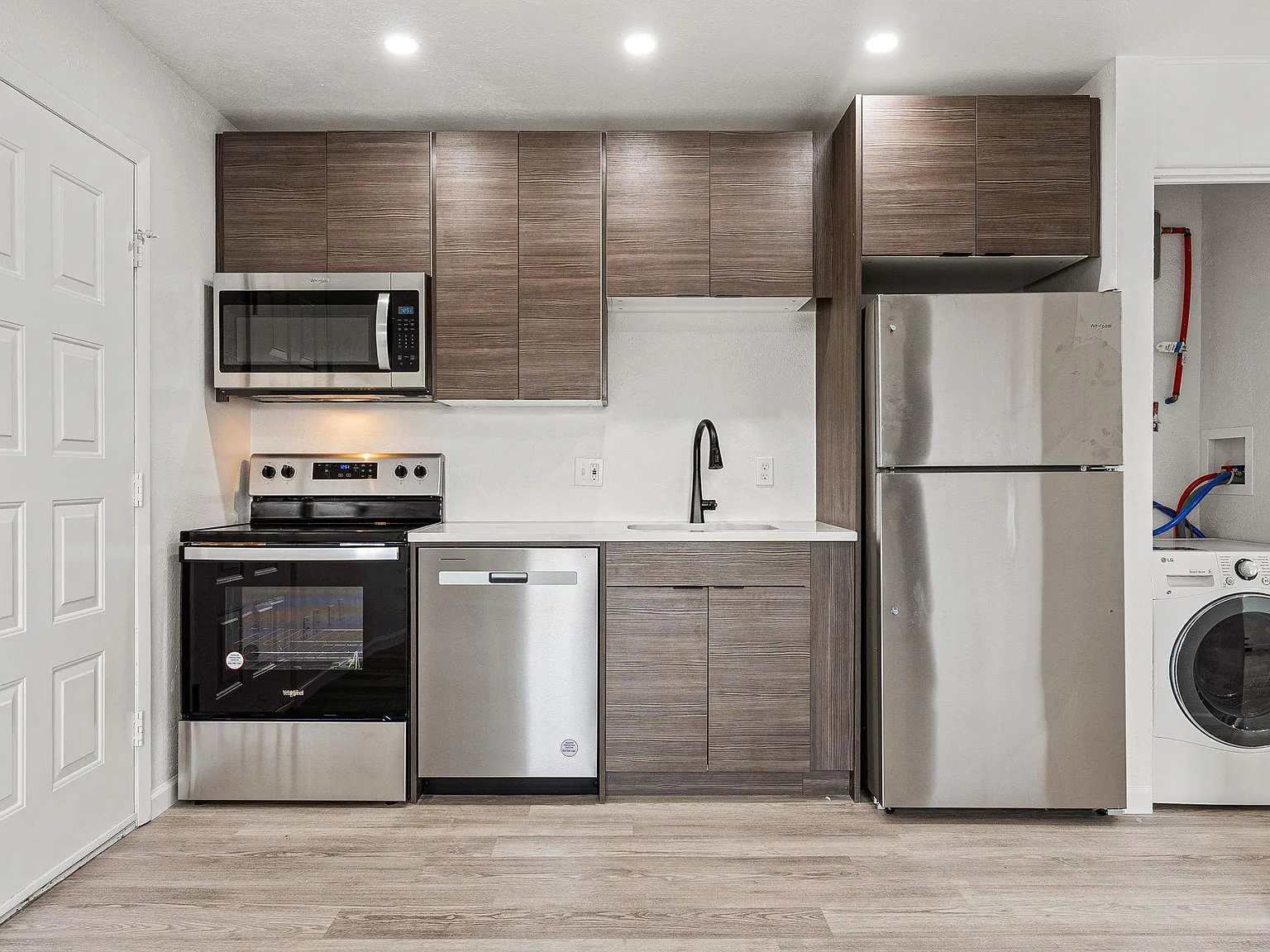 1 bed, 550 sqft, $1,800 — Photo 4