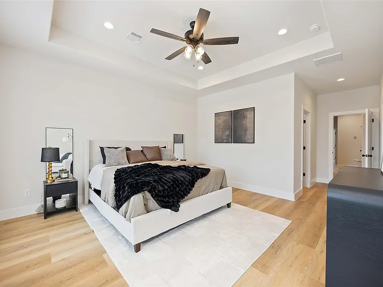 10608 Ashville Dr — Photo 32