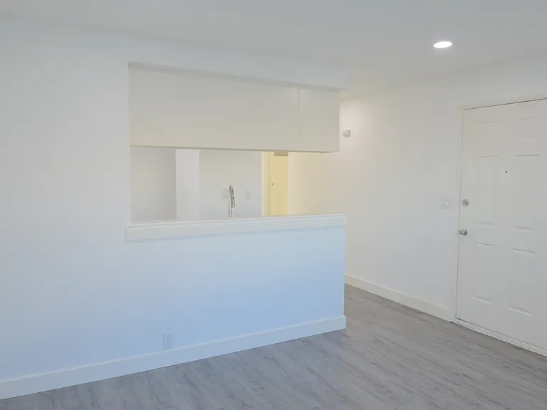 11968 York Ave #8 — Photo 9