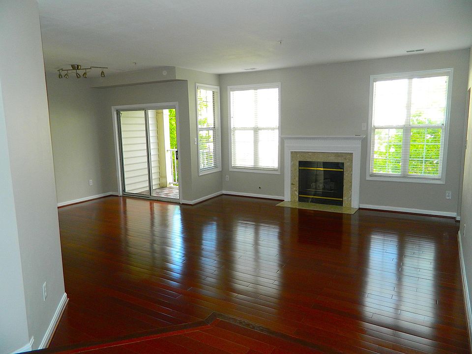 1st image of 4667 Longstreet Ln APT 205