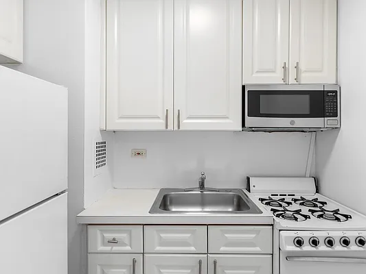 Rented by GoodRock Realty | media 15