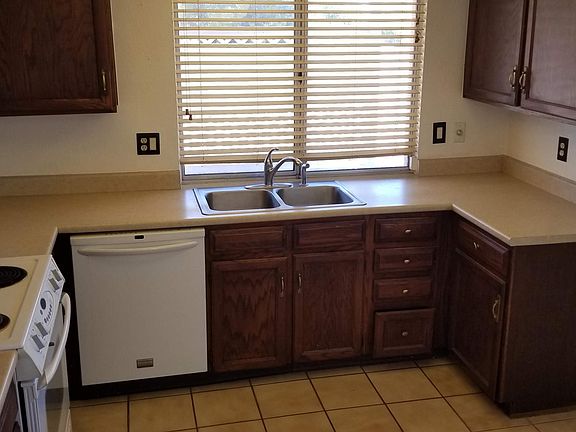 4th image of 6311 N Thyme Pl