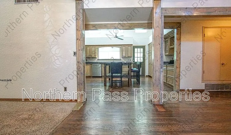 612 Willow Glen Dr — Photo 3