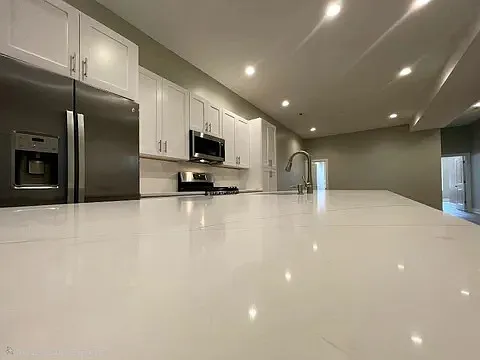 1154 W Grand Ave #2 — Photo 8