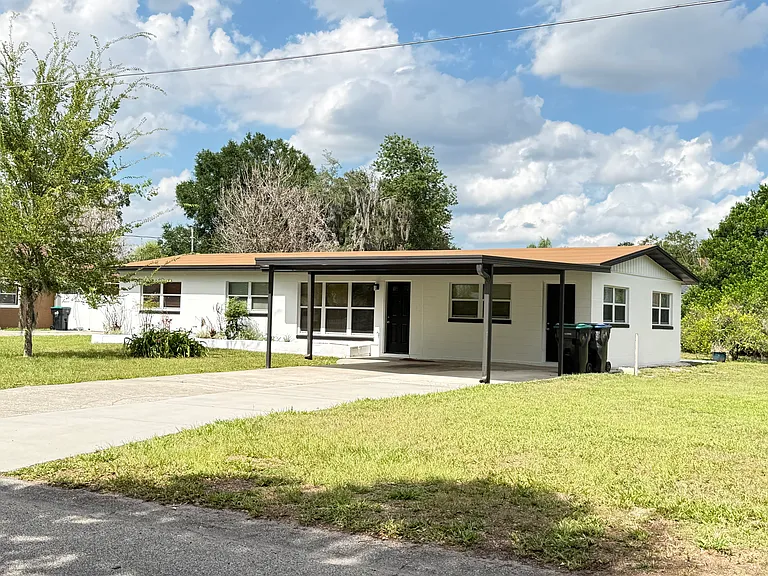 2403 Gresham Dr — Photo 1