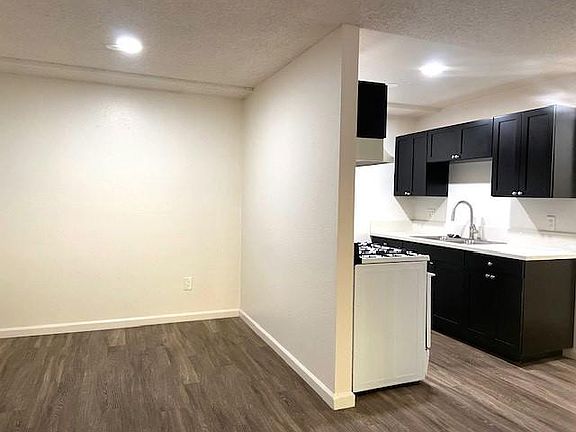 5th image of 406 E Mission Ave #13