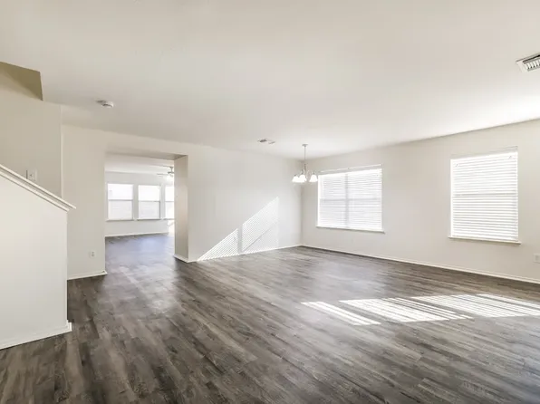 330 Remington Ridge Dr, Houston, TX 77073