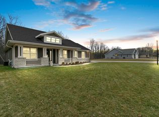 1243 Ava Ct, Neenah, WI 54956