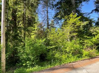 195 Paradise Dr, Puyallup, WA 98304