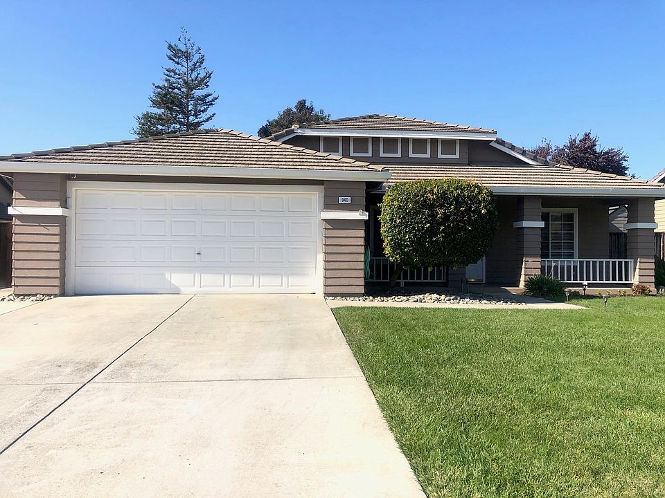 1st image of 940 Paseo Dr