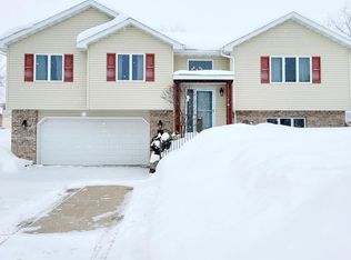 414 Edelweiss Cir, New Glarus, WI 53574