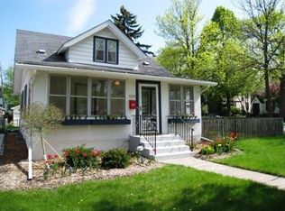 125 Cedar Lake Rd S, Minneapolis, MN 55405