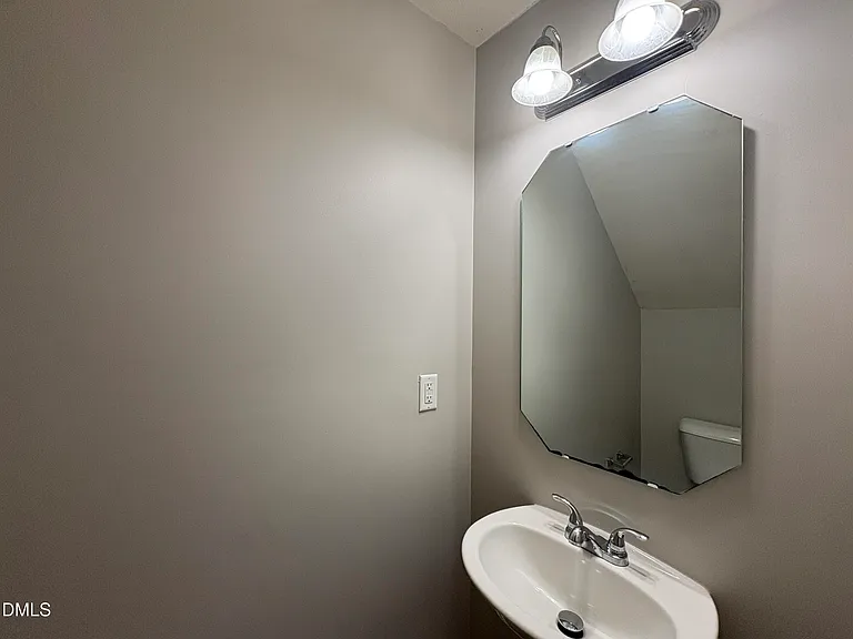 1444 Tamarino Dr — Photo 8