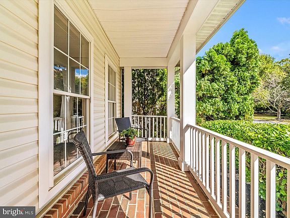 4th image of 902 Gunnison Ct