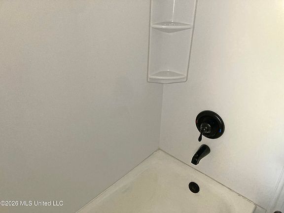 4th image of 264 Shady Cir