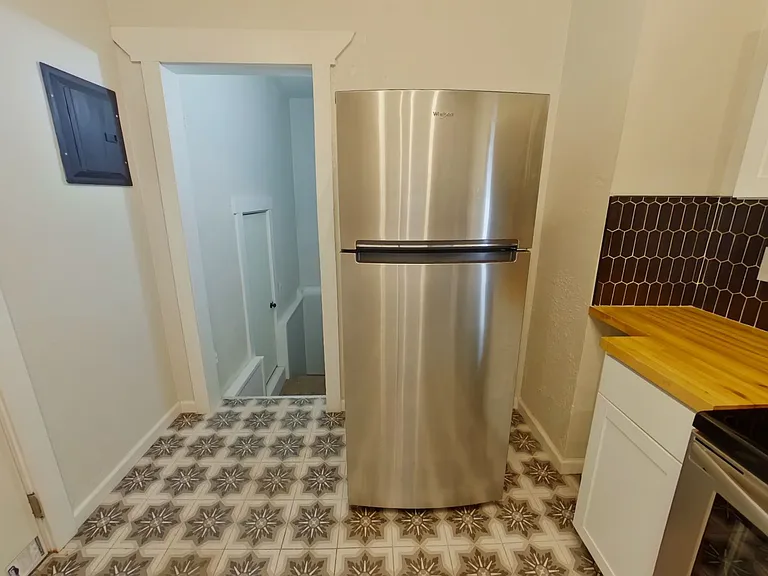 333 N Volutsia Ave — Photo 5