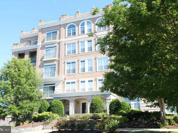 830 Belmont Bay Dr APT 303, Woodbridge, VA 22191