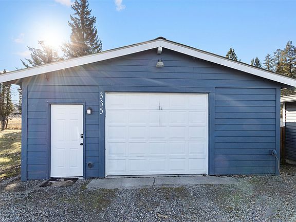 3rd image of 335 Mahoney Rd