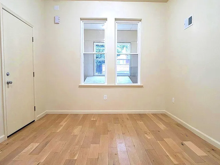 1219 W Silver St #1 — Photo 2